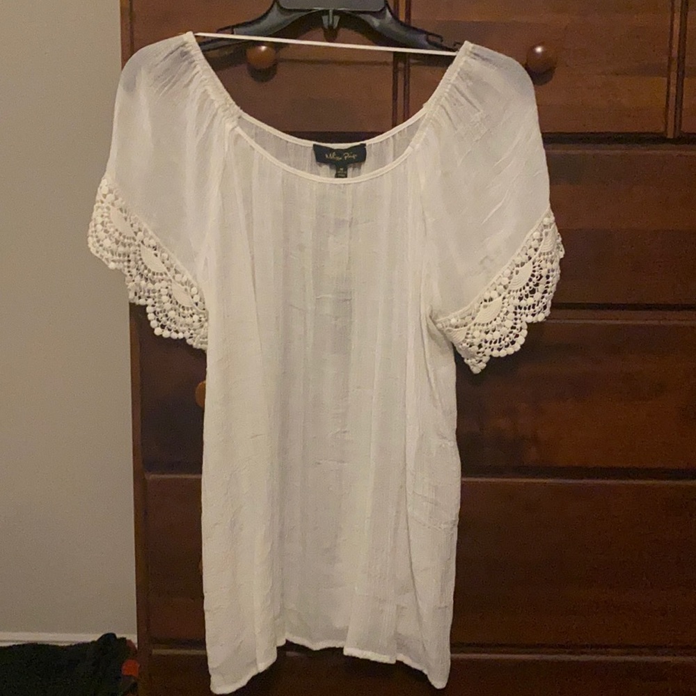 Pretty ivory blouse! New with tags!